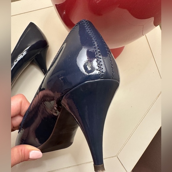Like NEW! PRADA blue patent leather open toe heels. Peep toe. Size EU 40 9.5 - Picture 14 of 14